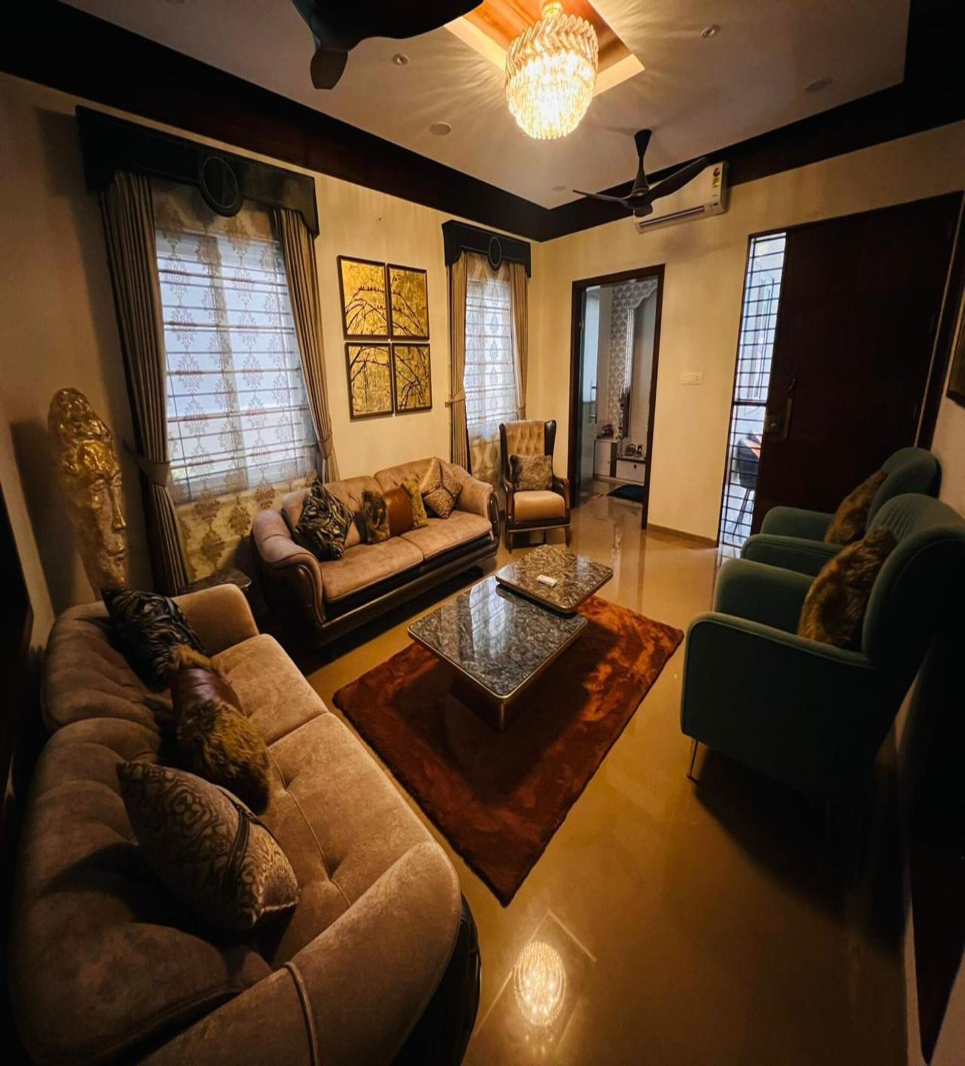 Photo of Cartagena's cathedral at the background and some colonial style houses